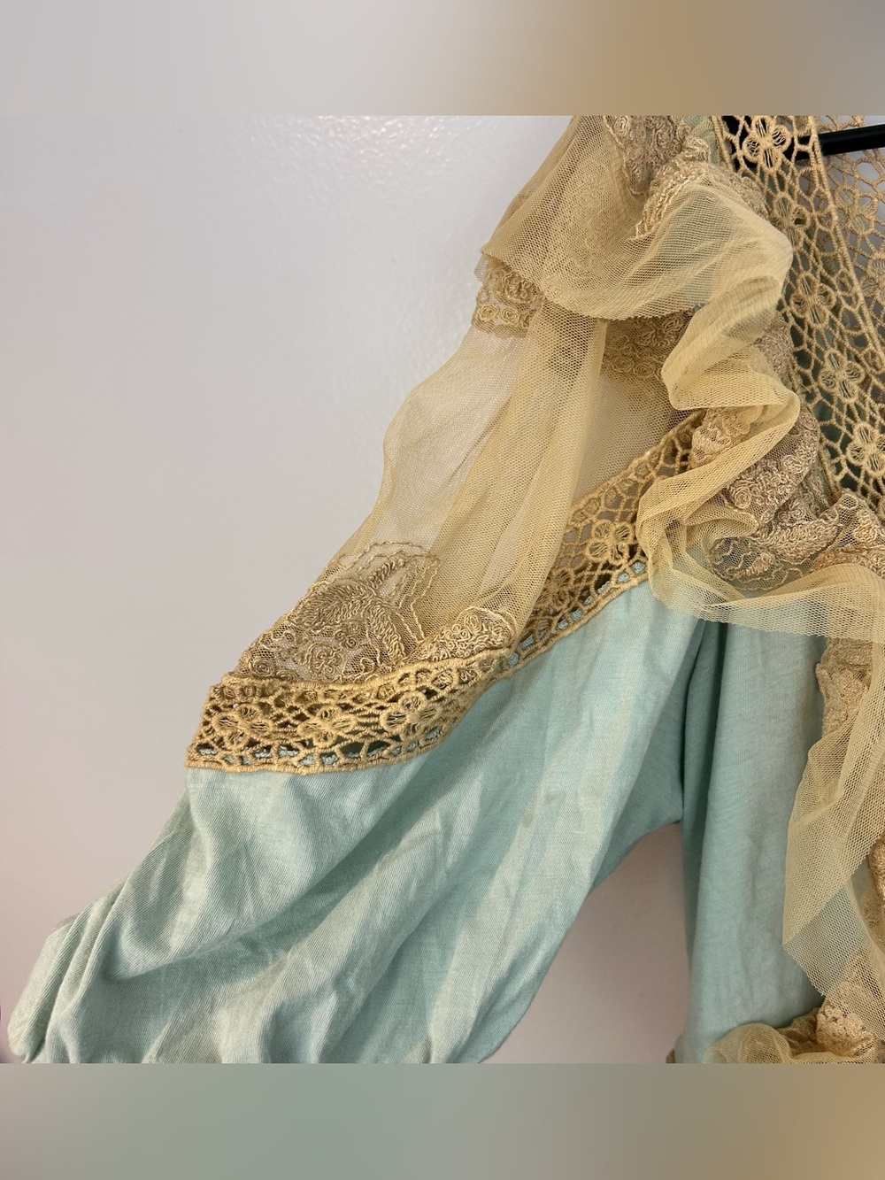 NWT Forever That Girl Blue/Tan Ruffle Lace Peplum Fairy Top Large Anthropologie - Picture 11 of 16